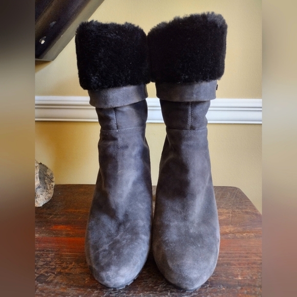 Aquatalia Gray Suede Black Fur Boots Size 10 - Picture 4 of 7